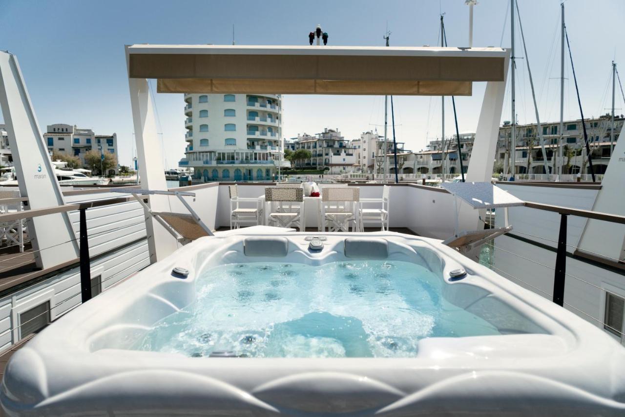 Portoverde Luxury Houseboat Misano Adriatico Exterior photo