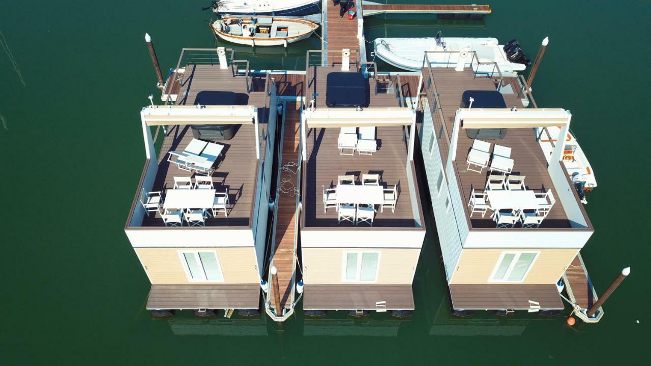 Portoverde Luxury Houseboat Misano Adriatico Exterior photo