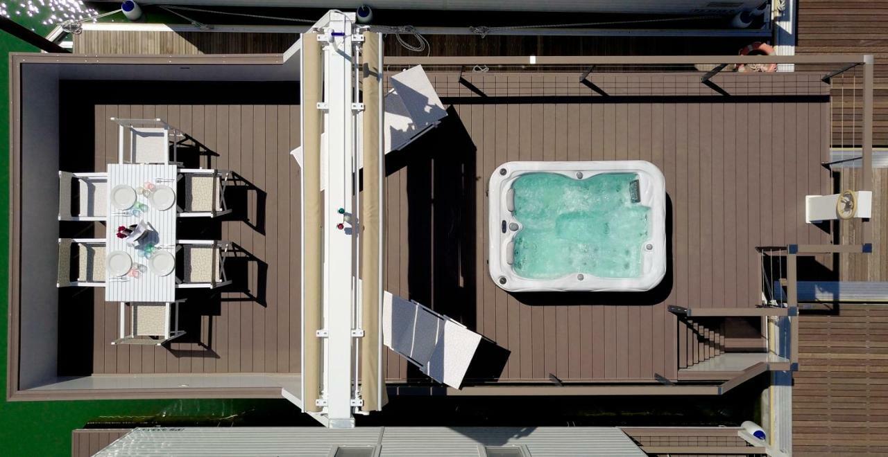 Portoverde Luxury Houseboat Misano Adriatico Exterior photo