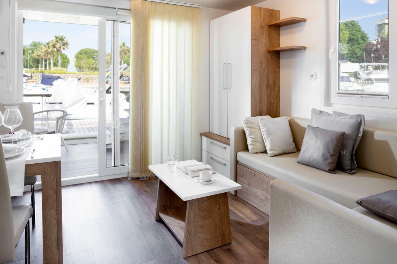 Portoverde Luxury Houseboat Misano Adriatico Exterior photo