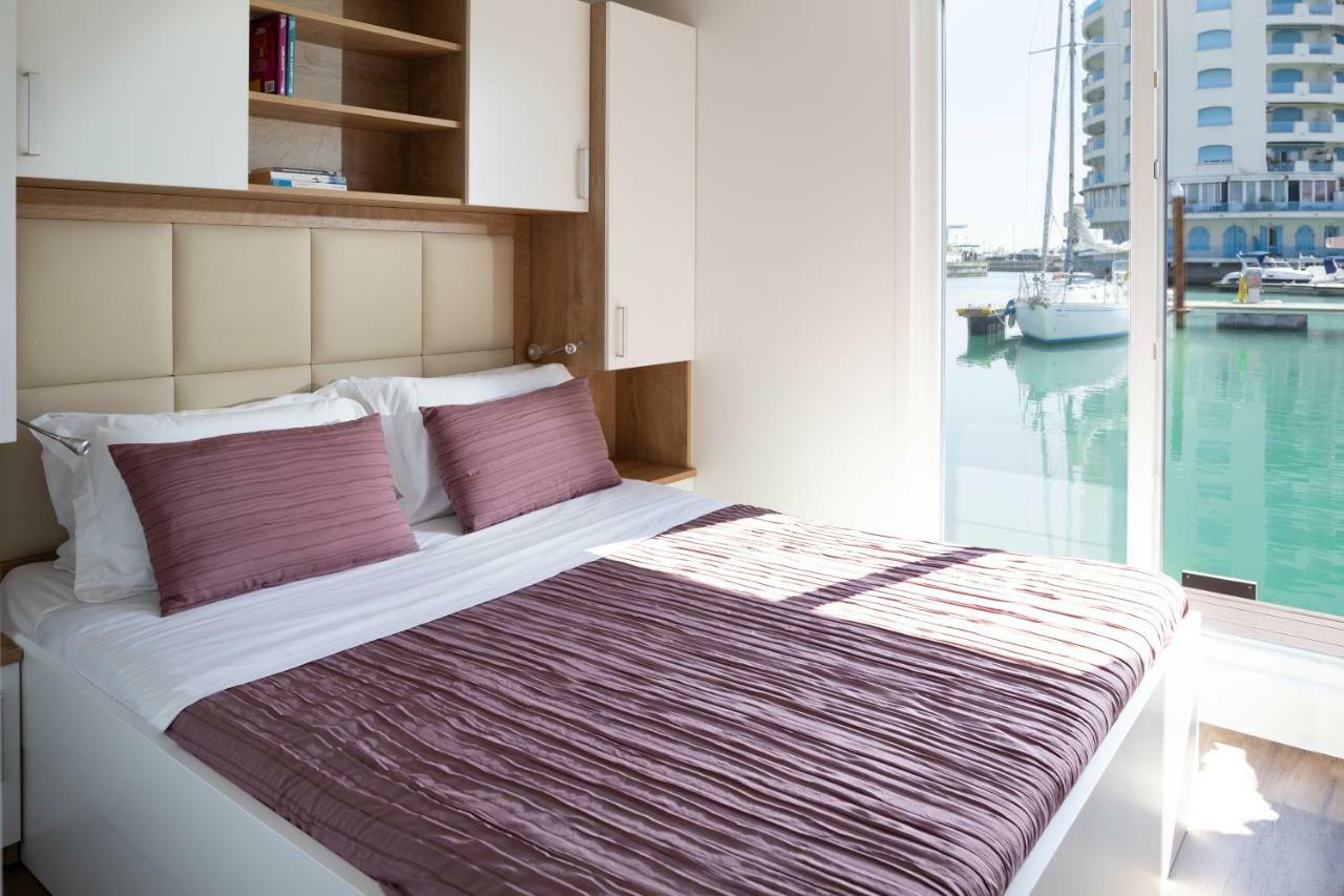 Portoverde Luxury Houseboat Misano Adriatico Exterior photo